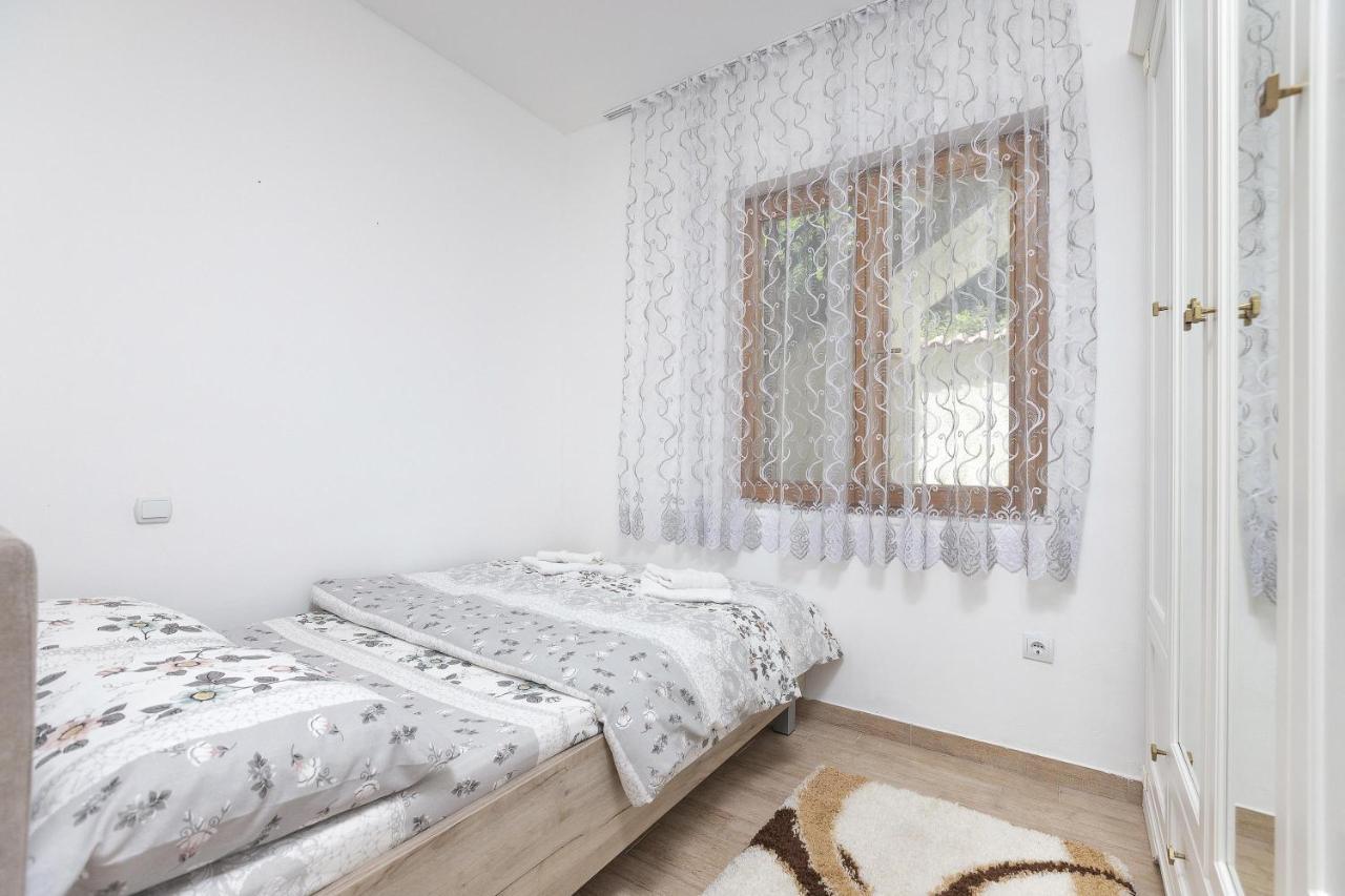 Muo Sea Front Apartments Kotor Exterior photo