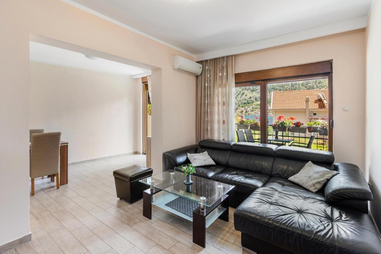 Muo Sea Front Apartments Kotor Exterior photo