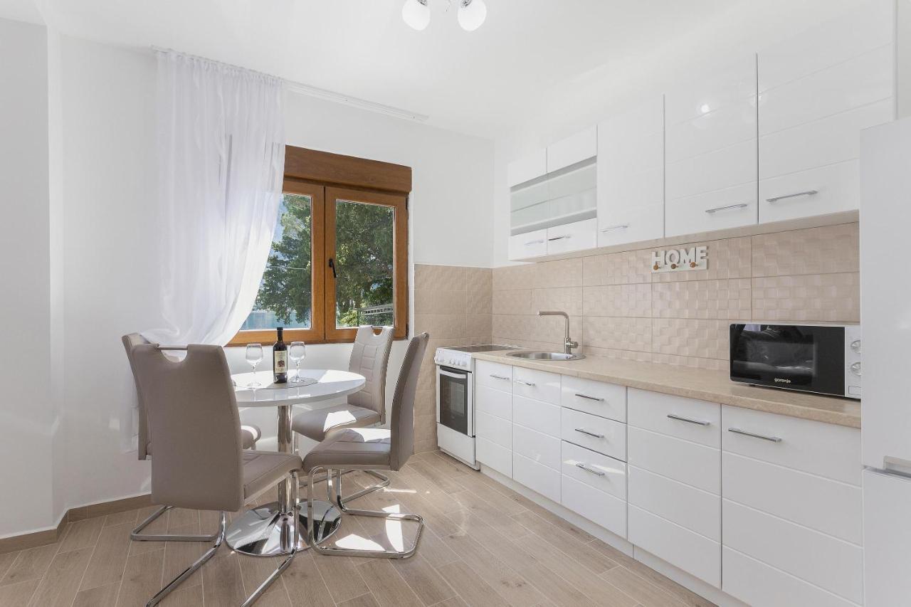 Muo Sea Front Apartments Kotor Exterior photo